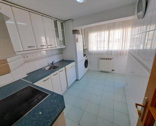 Kitchen of Flat to rent in  Zaragoza Capital  with Air Conditioner, Heating and Parquet flooring