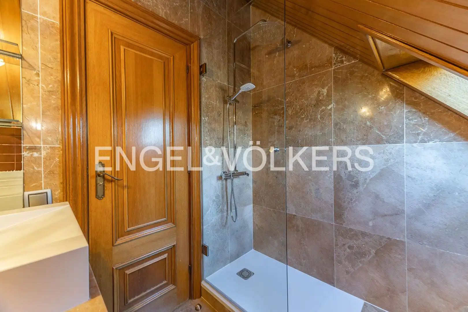 Baño de Casa o chalet de alquiler en Sant Cugat del Vallès con Calefacción, Jardín privado y Parquet