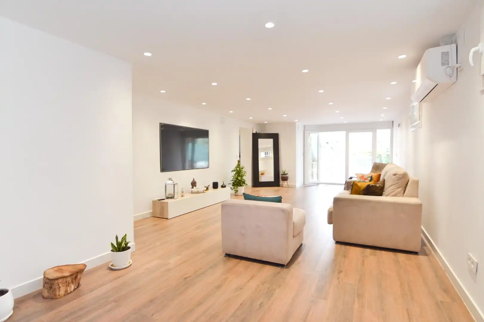 Living room of Houses for sale in Casarrubios del Monte  with Air Conditioner, Heating and Private garden