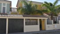 Exterior view of Single-family semi-detached for sale in Chiclana de la Frontera  with Air Conditioner, Heating and Private garden