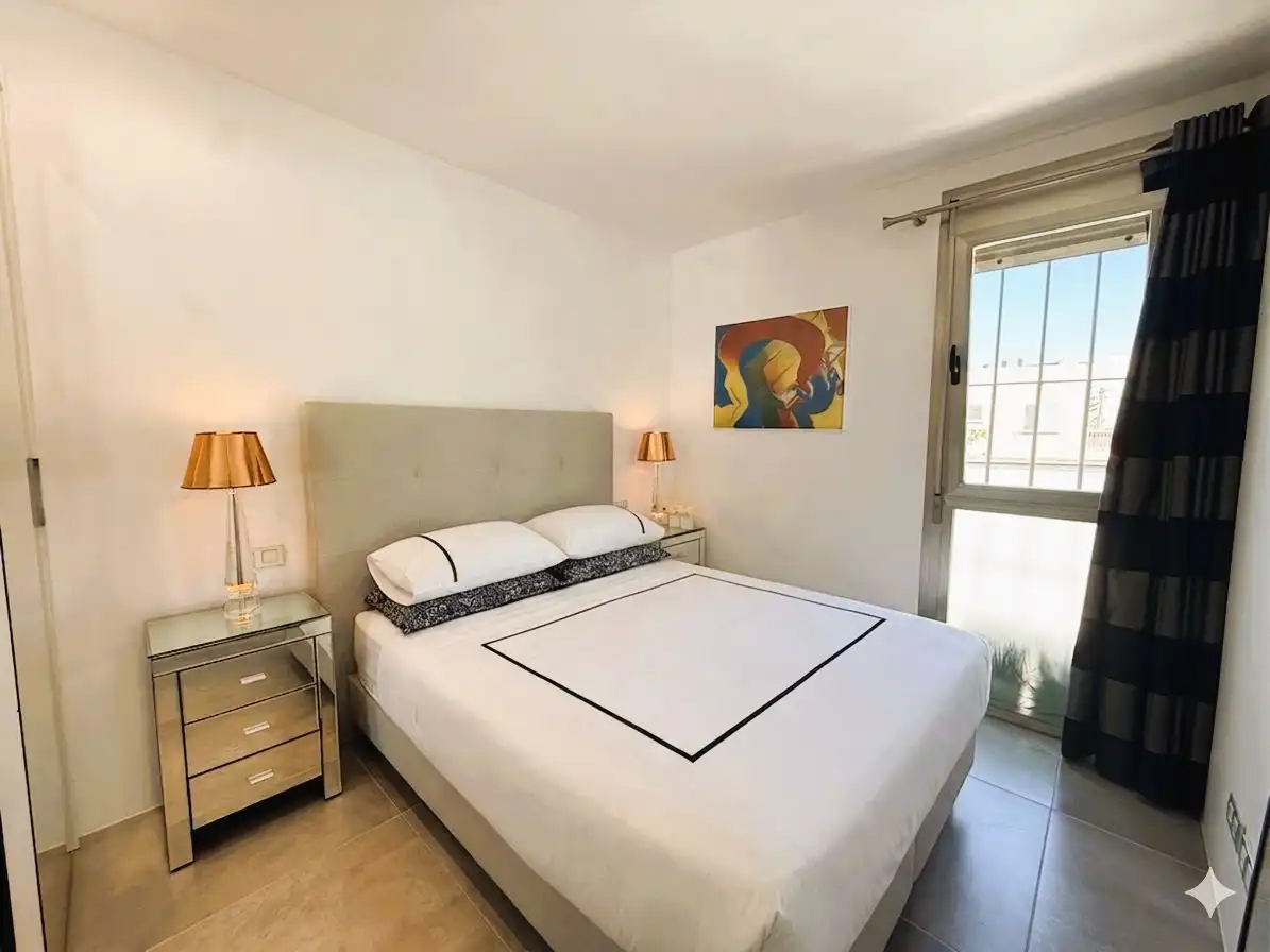 Dormitori de Apartament en venda en Eivissa amb Aire condicionat, Terrassa i Piscina