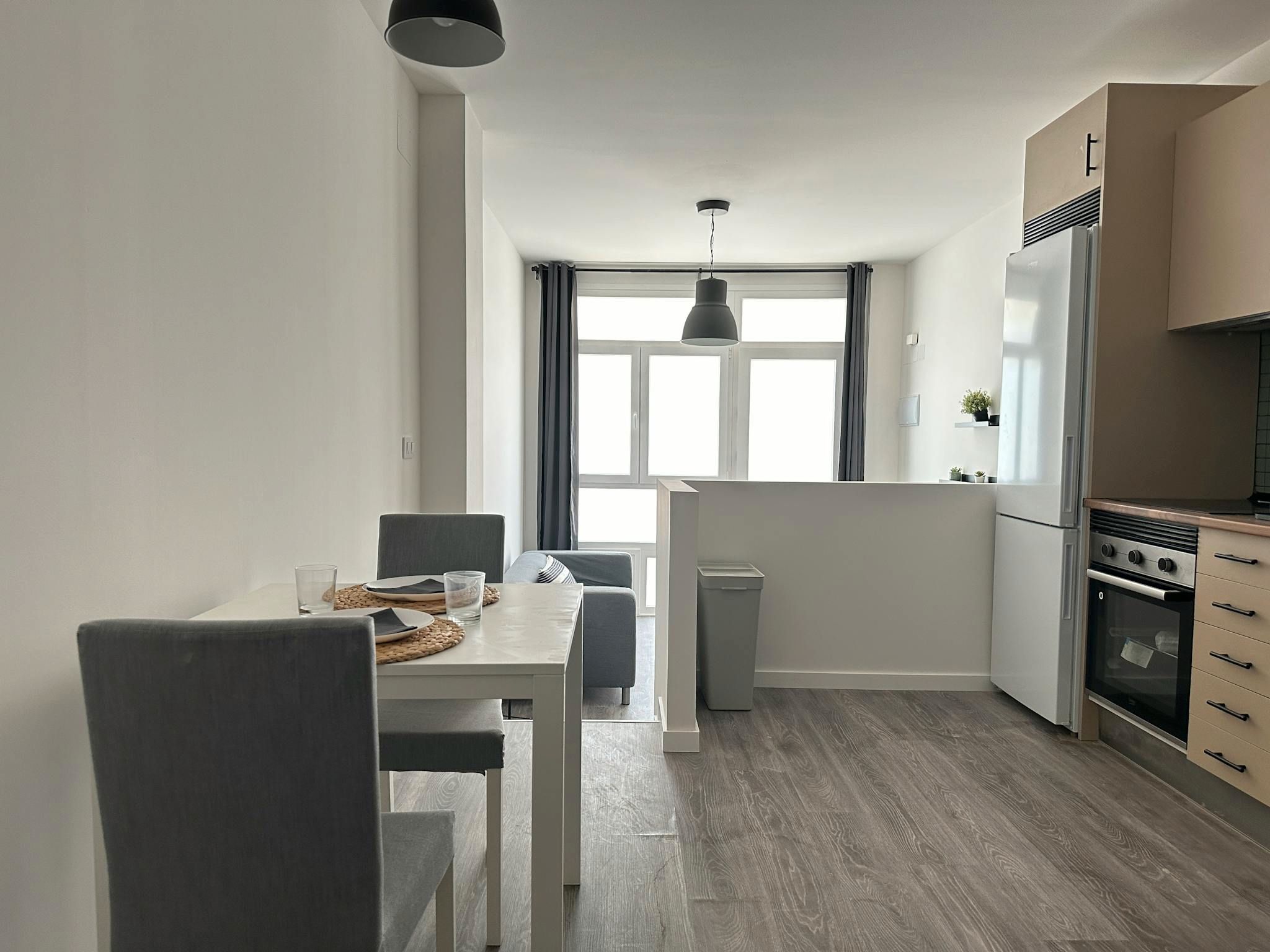 Dining room of Flat for rent in  Madrid Capital  with Air Conditioner, Heating and Furnished