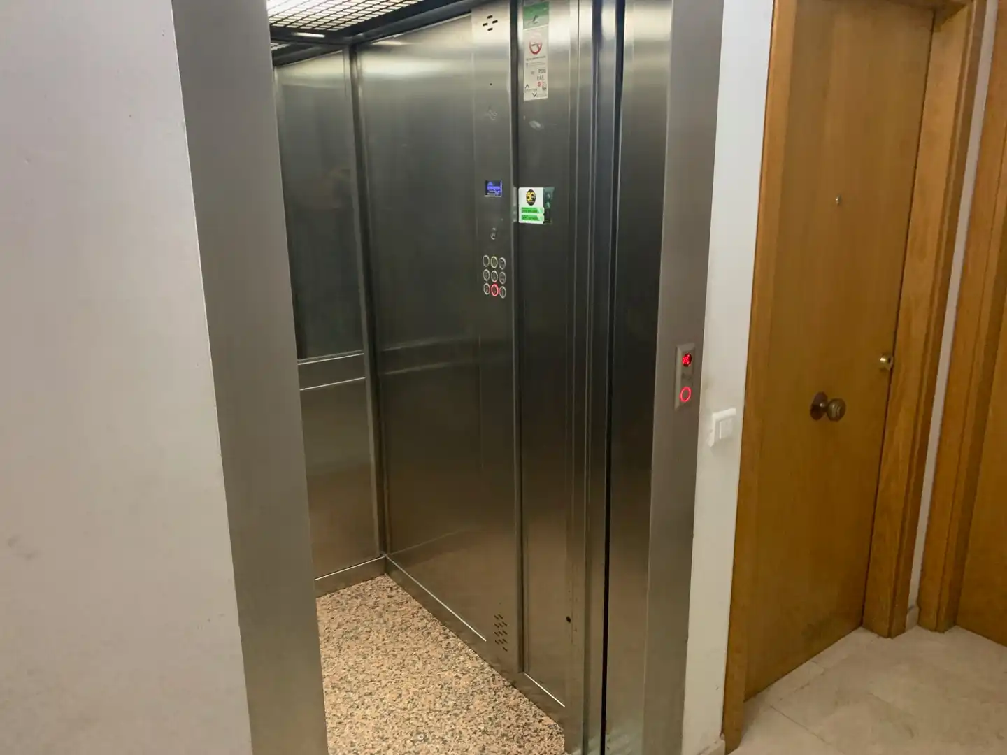 Appartement compact avec terrasse à vendre à Carrer d'Antoni Roig, imagen 22