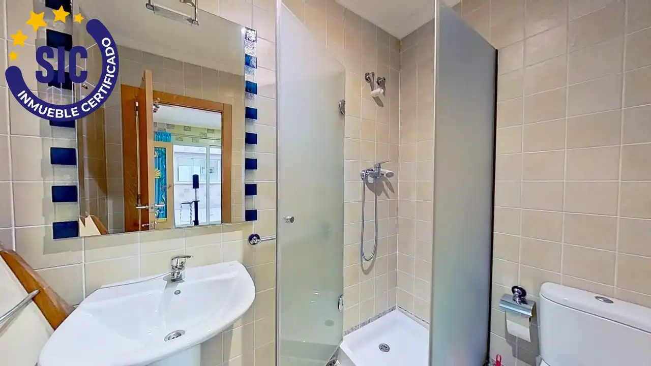 Badezimmer von Haus oder Chalet zur Miete in Chiva mit Heizung und Terrasse