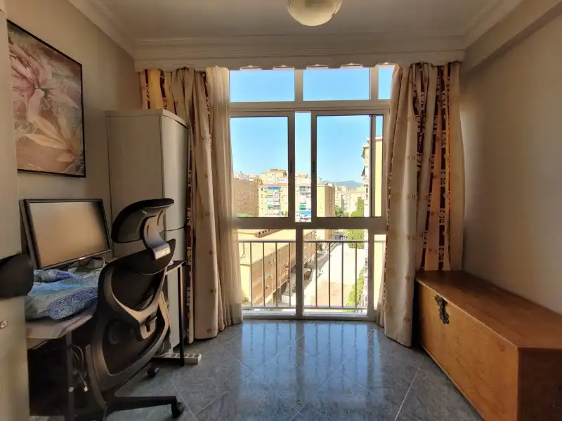 Habitación de Piso en venta en Málaga con Terraza, Horno y Lavadora