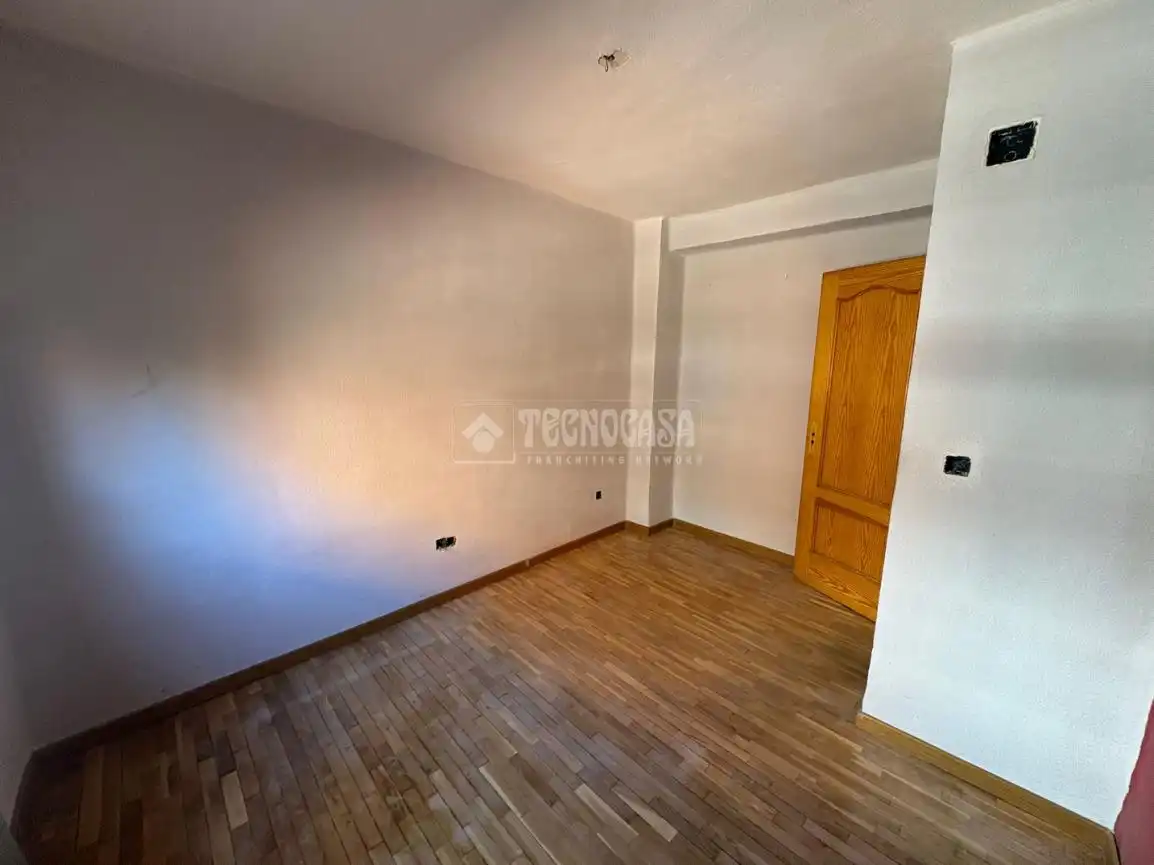 Habitación de Piso en venta en Madrid con Parquet