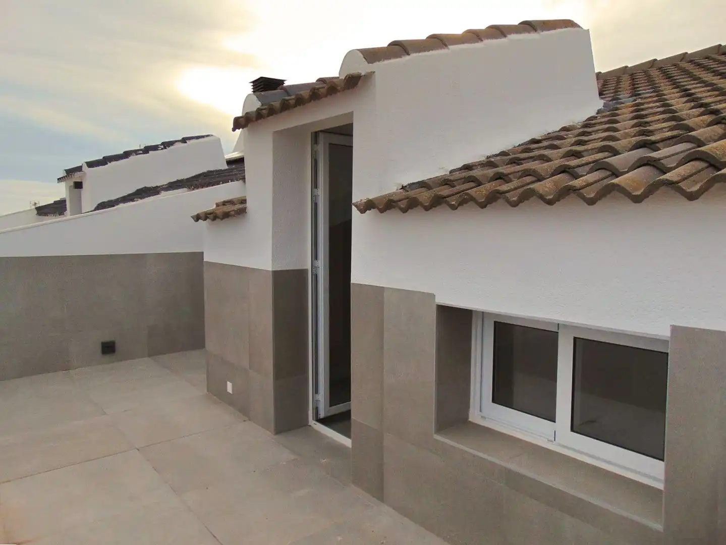 Vista exterior de Casa adosada en venta en San Pedro del Pinatar con Aire acondicionado, Calefacción y Jardín privado
