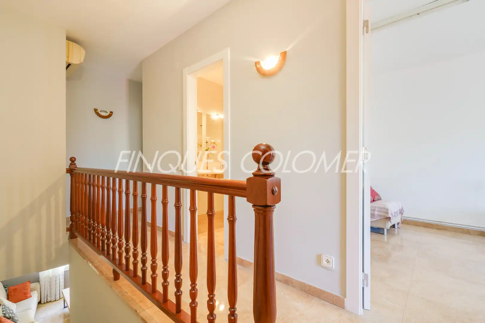 Einfamilien-Reihenhaus zum Verkauf in Rubí mit Klimaanlage, Heizung und Terrasse