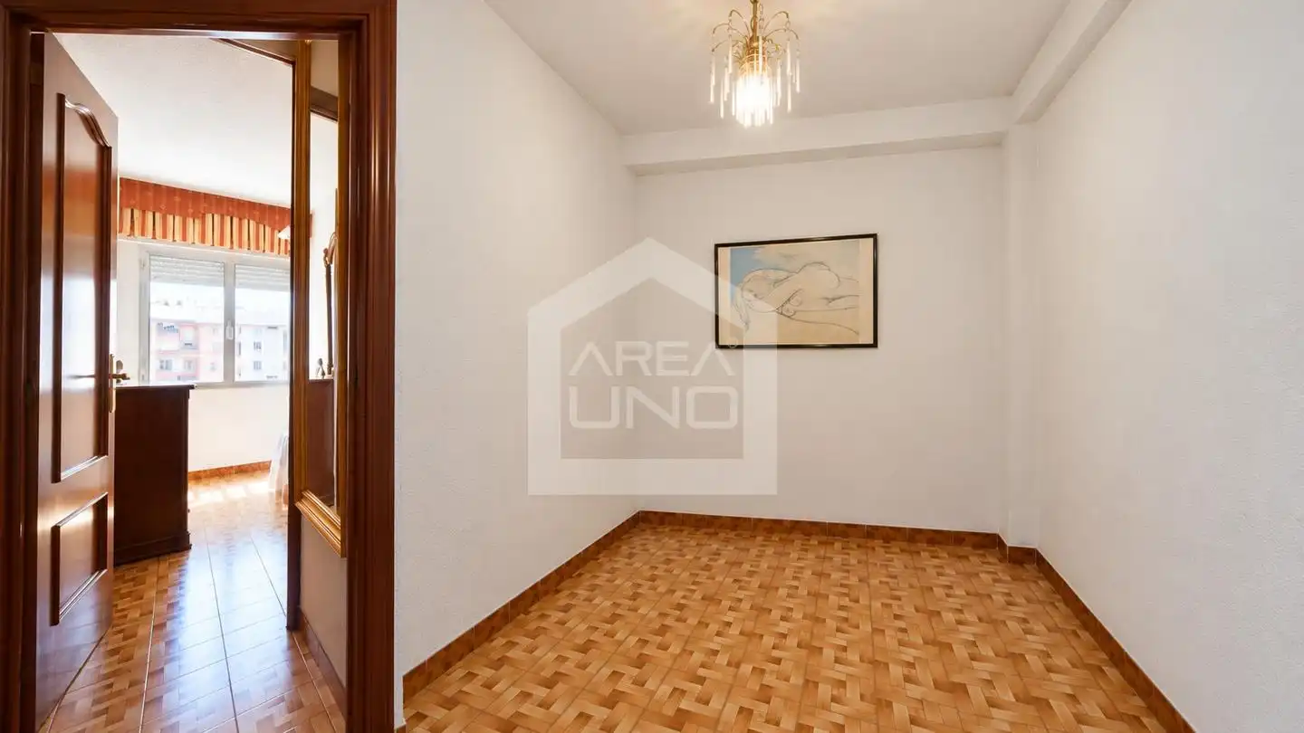 Piso de alquiler en Calle de la Bureba, Zarzaquemada