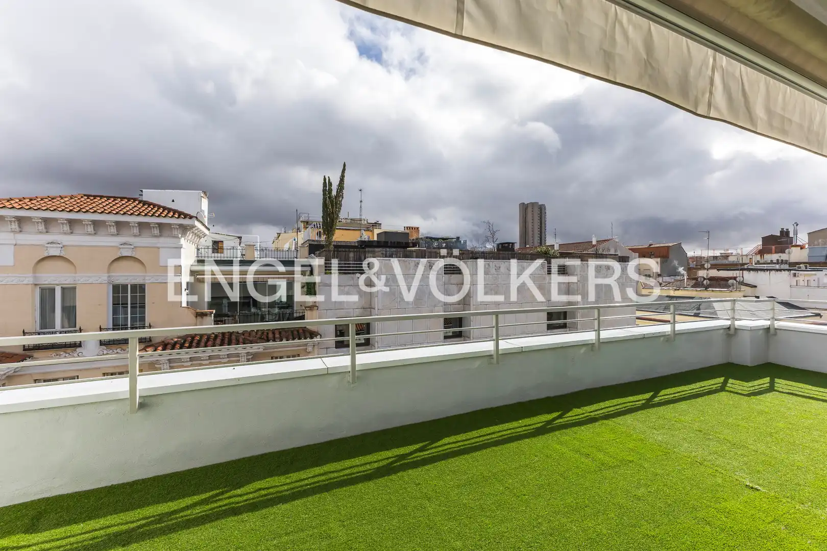 Terrassa de Àtic de lloguer en Madrid amb Aire condicionat, Calefacció i Parquet