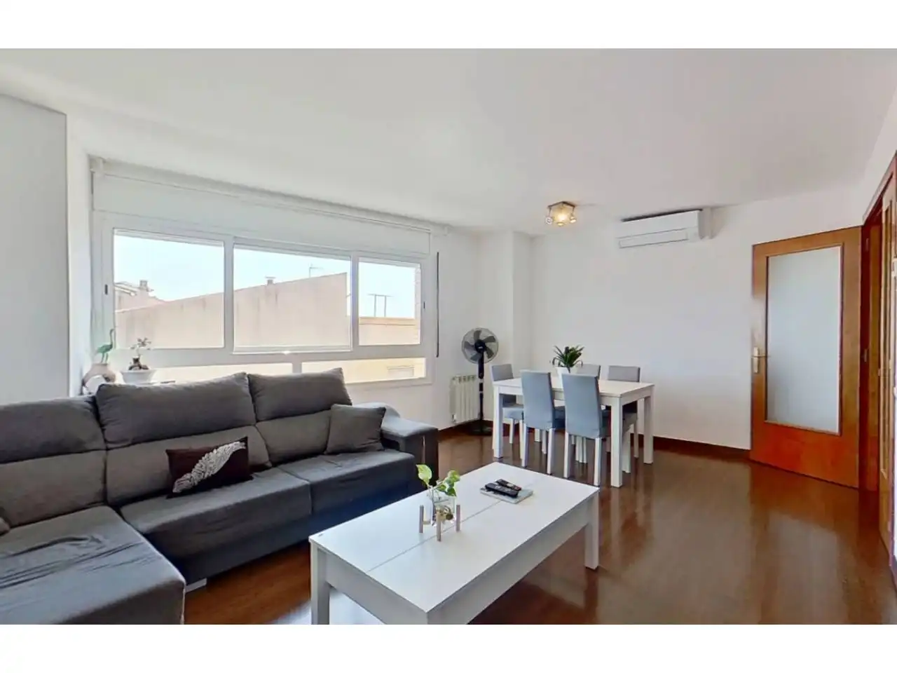 Sala de estar de Dúplex en venta en Terrassa con Terraza y Balcón