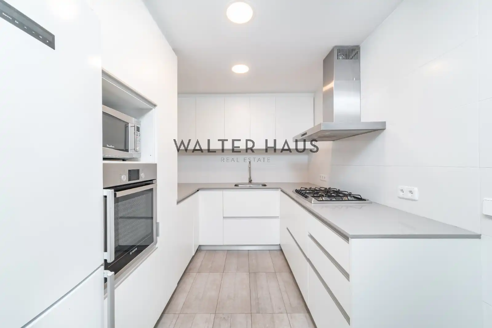 Küche von Wohnung zum Verkauf in Barcelona mit Klimaanlage, Heizung und Parkett