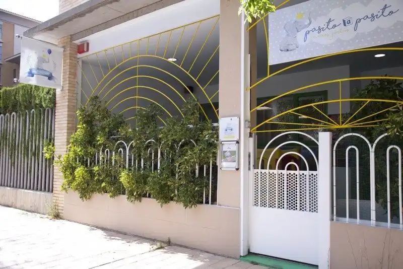 Vista exterior de Local en venda en Zaragoza amb Aire condicionat