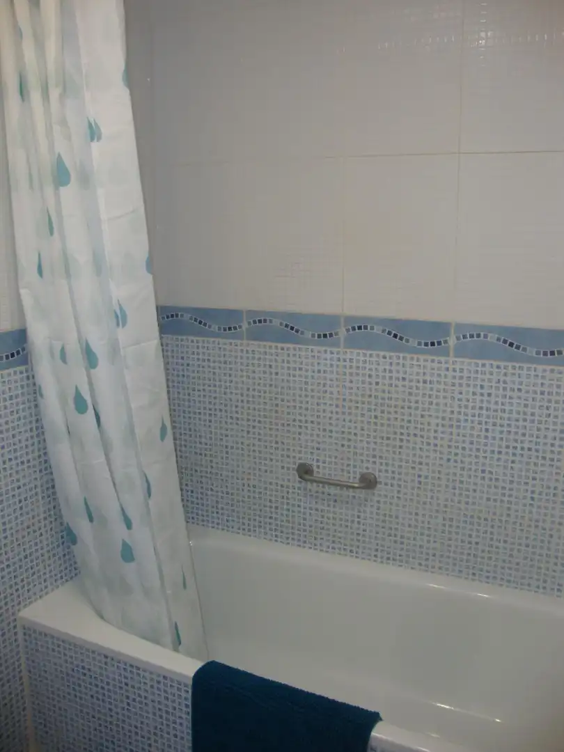 Bathroom of Apartments for rent in Zaragoza  with Heating, Parquet flooring and Furnished