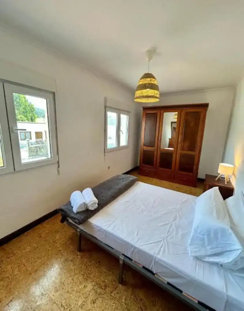 Schlafzimmer von Country house zur Miete in Cudillero mit Privatgarten, Abstellraum und Möbliert