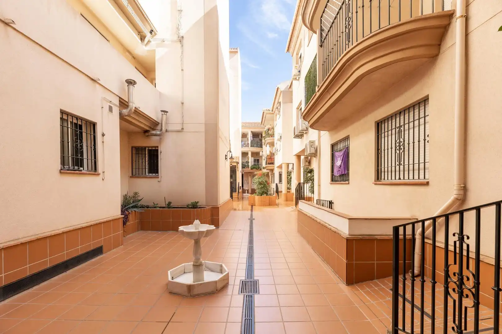 Vista exterior de Pis en venda en Armilla amb Calefacció, Terrassa i Traster