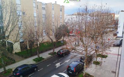 Vista exterior de Pis en venda en Mérida amb Aire condicionat, Terrassa i Traster