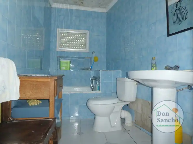 Bathroom of Houses for sale in Olivares de Duero