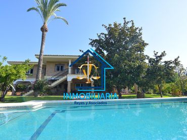 Xalet amb jardí en venda a Norte-Sierra