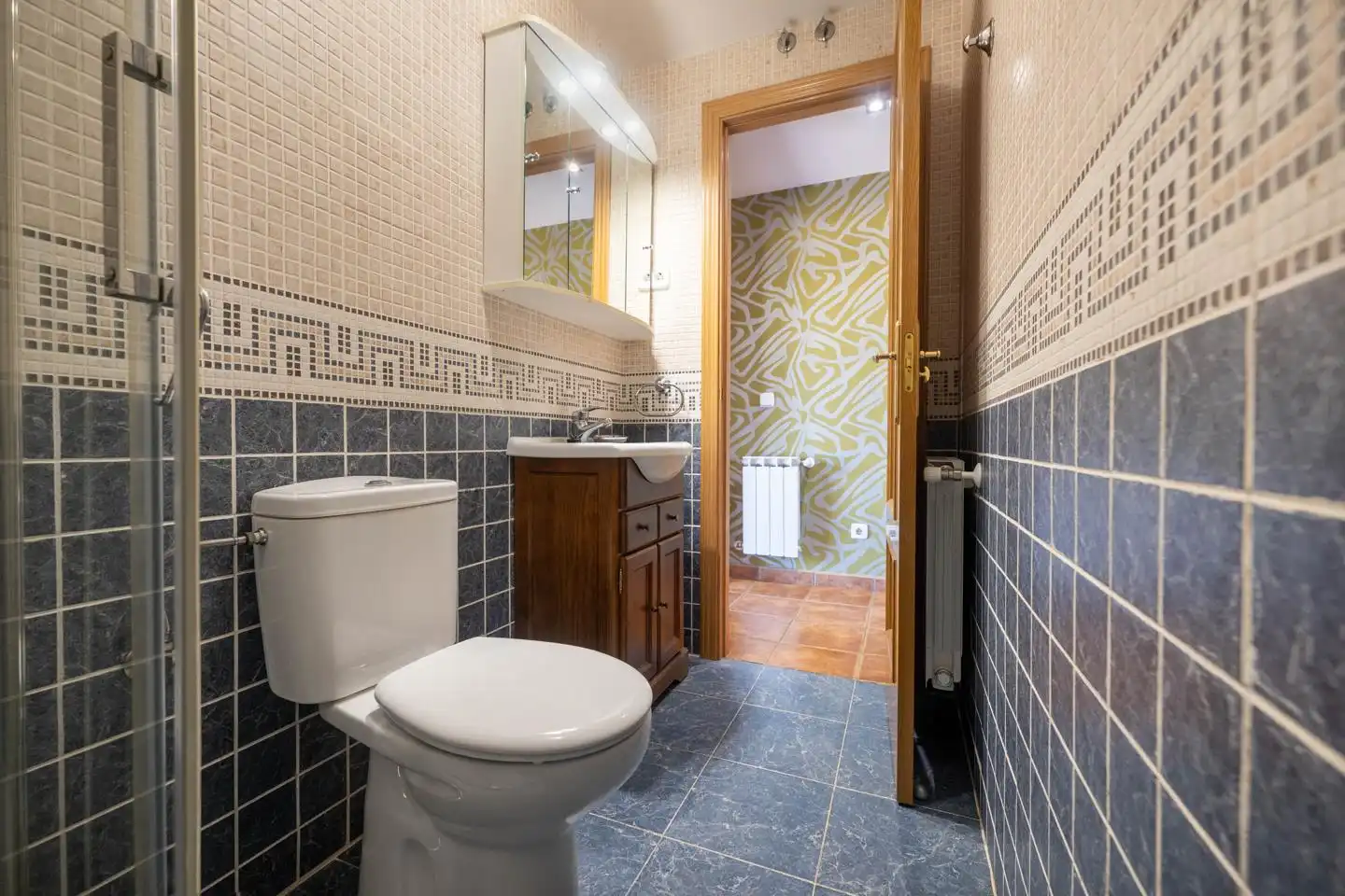 Baño de Casa adosada de alquiler en Ávila con Calefacción, Parquet y Terraza