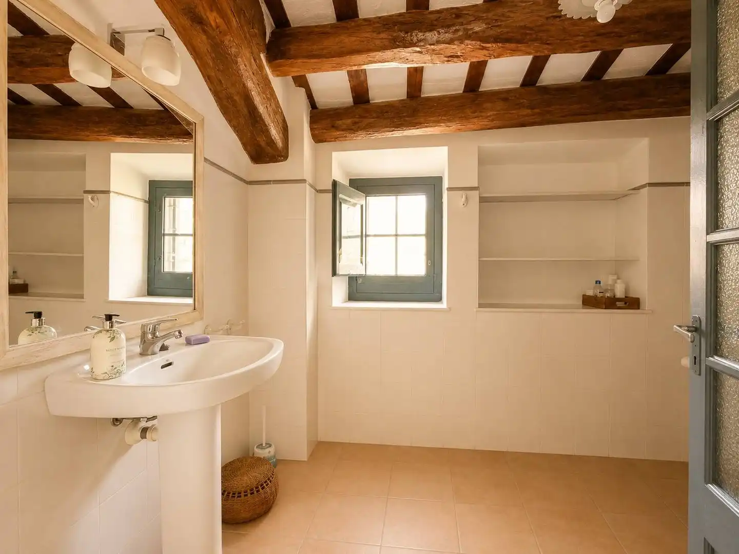 Badezimmer von Country house zum Verkauf in Forallac mit Heizung, Privatgarten und Terrasse