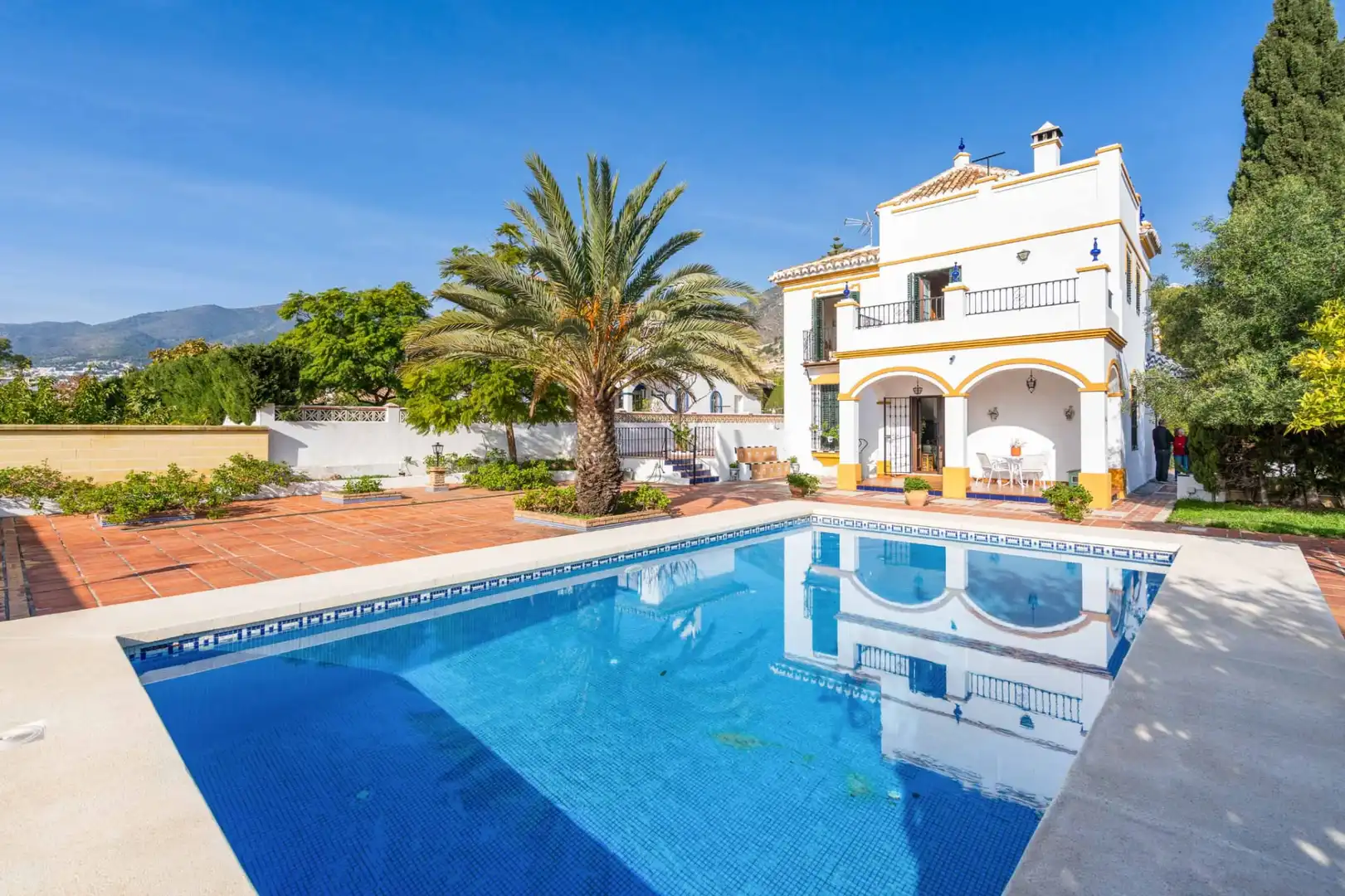 Vista exterior de Casa o xalet en venda en Benalmádena amb Aire condicionat, Terrassa i Traster