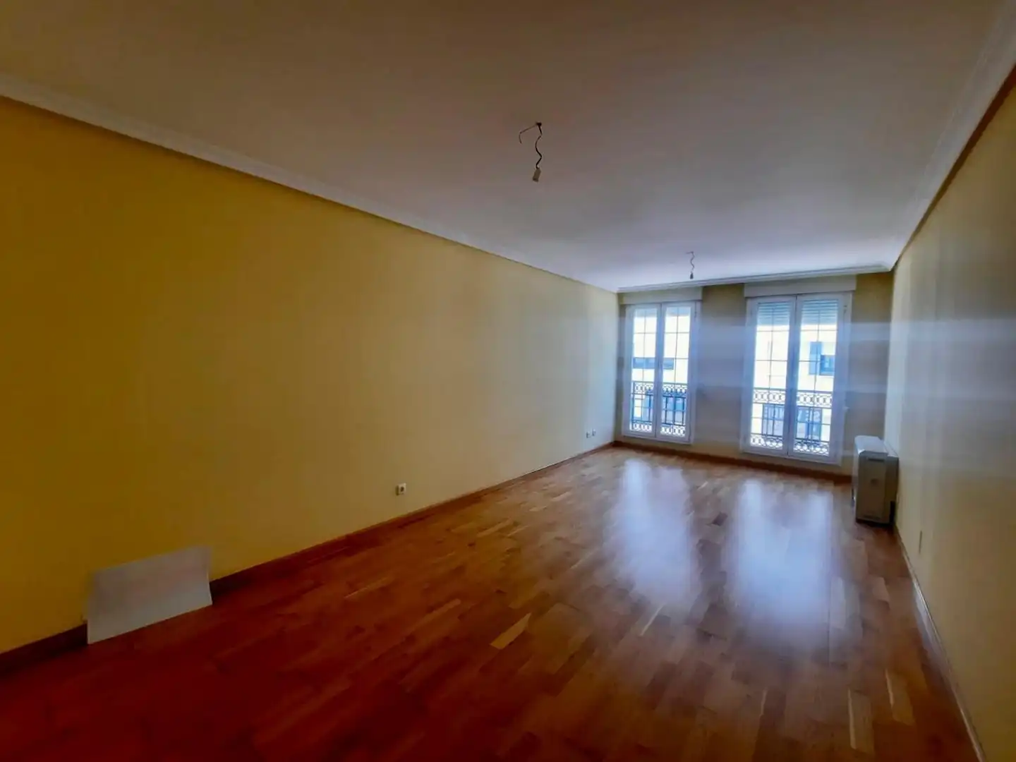 Sala d'estar de Pis en venda en Ponferrada amb Calefacció i Traster