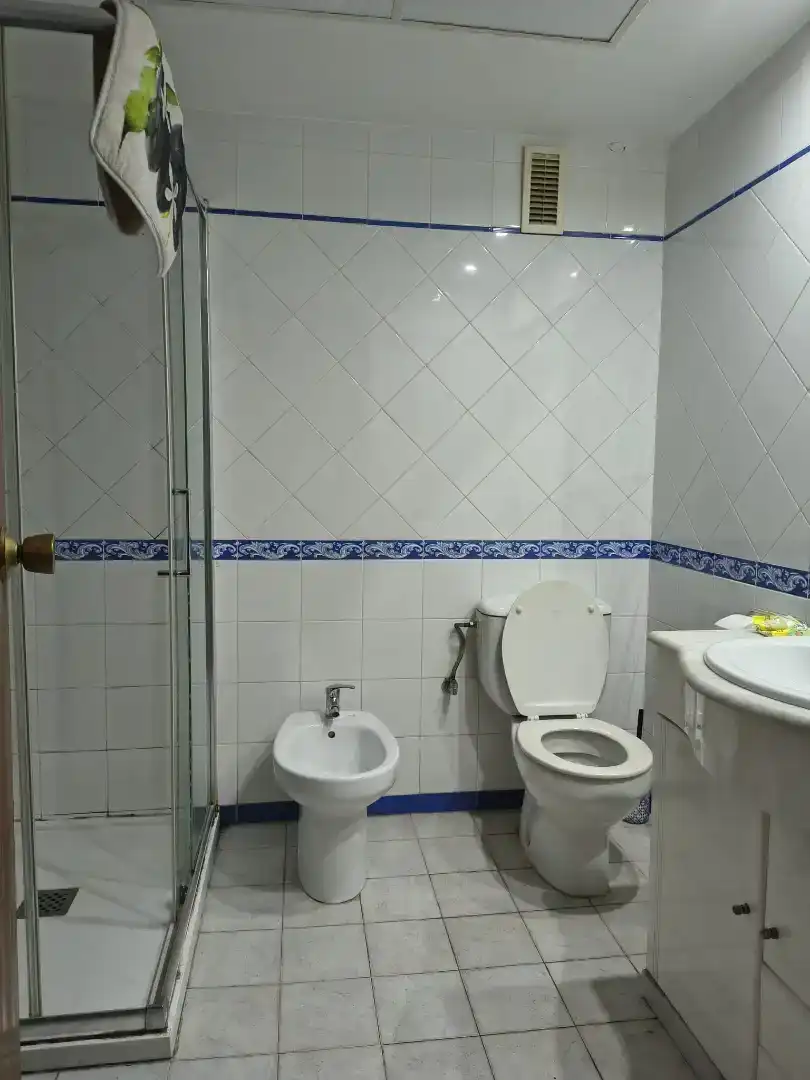 Baño de Piso para compartir en Periurbano Oeste - Sierra