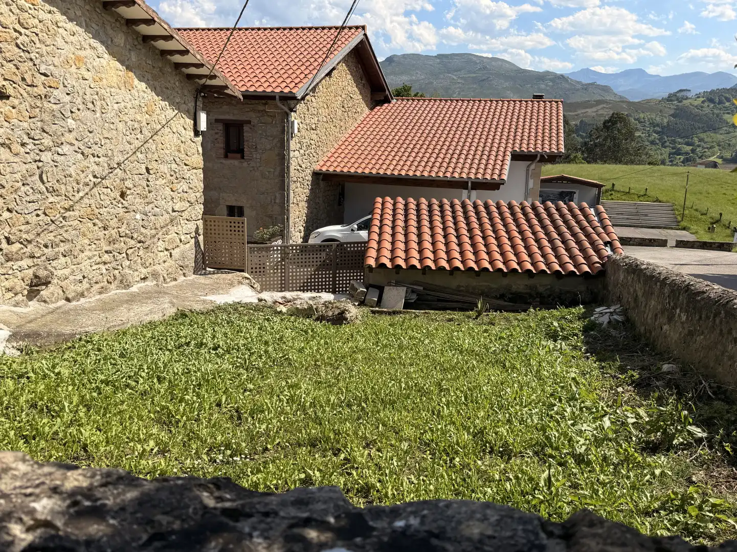 Vista exterior de Casa o xalet en venda en Herrerías amb Jardí privat, Parquet i Traster