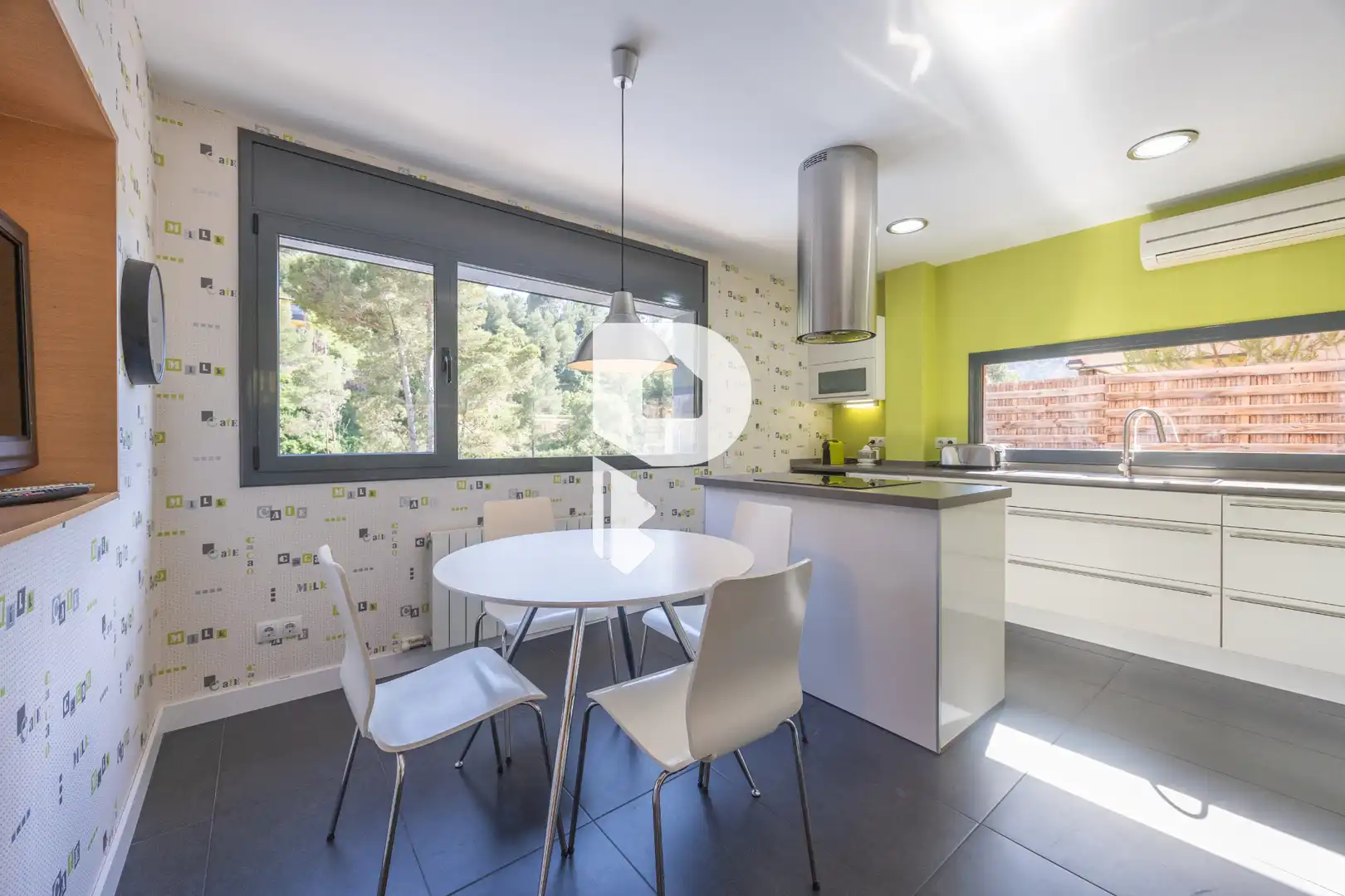 Cocina de Casa o chalet en venta en Vallirana con Aire acondicionado, Calefacción y Jardín privado