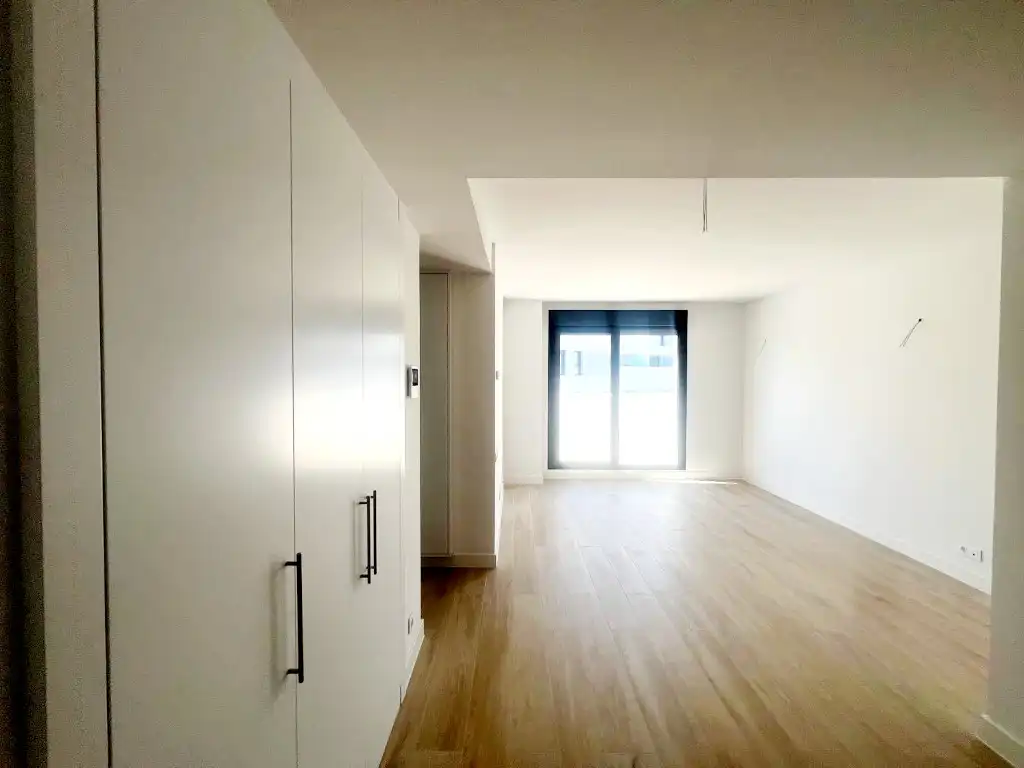 Wohnung zur Miete in Cobeña mit Klimaanlage, Heizung und Terrasse