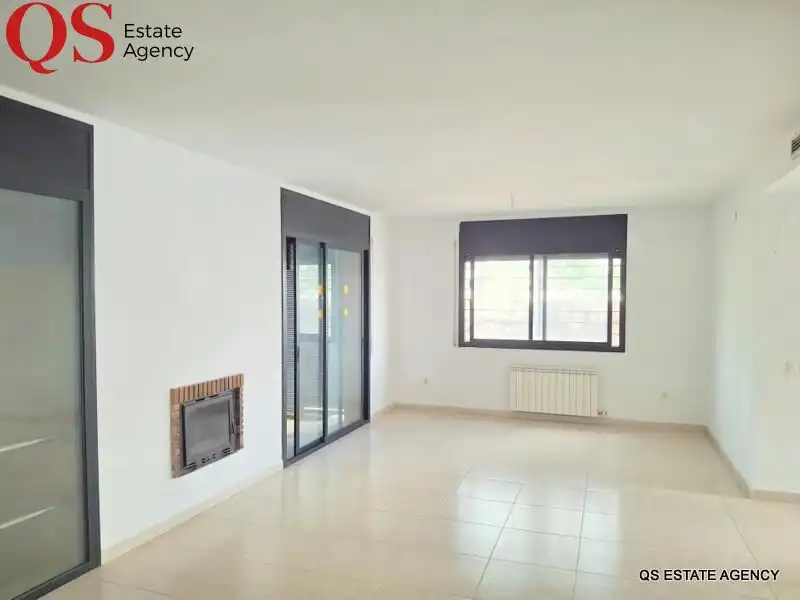 Sala d'estar de Casa adosada en venda en Salou amb Aire condicionat, Calefacció i Jardí privat