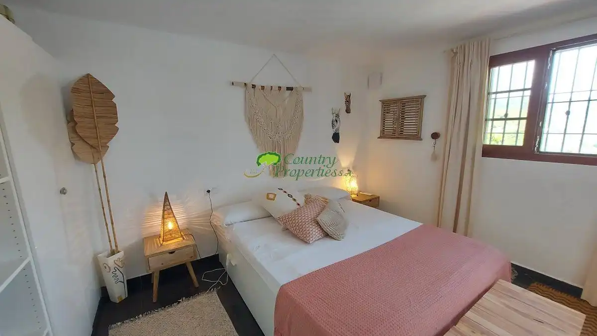 Habitación de Finca rústica en venta en Torrox con Aire acondicionado, Calefacción y Jardín privado