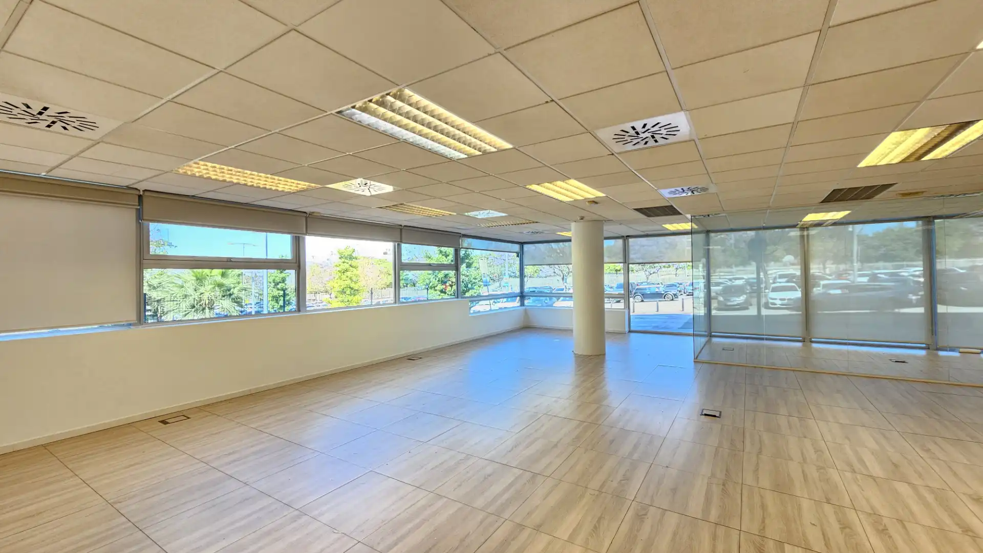 Büro zur Miete in Sant Joan Despí mit Klimaanlage, Heizung und Internet