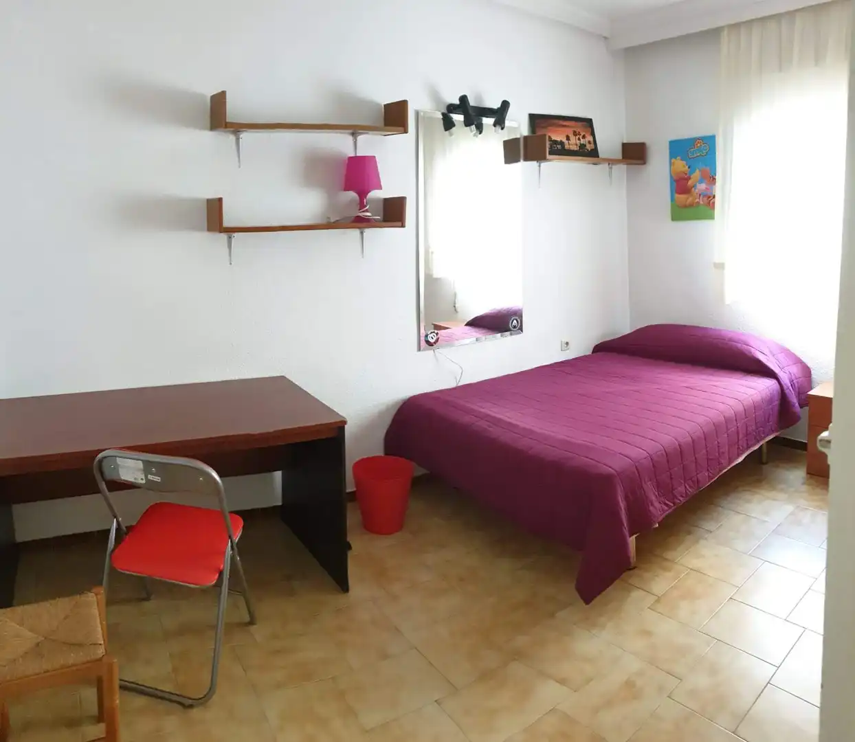 Habitación de Piso de alquiler en Sevilla con Aire acondicionado, Amueblado y Lavadora