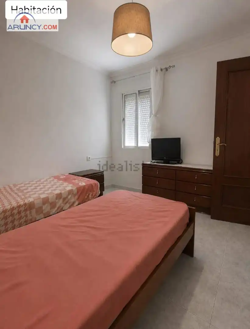 Dormitori de Pis en venda en Sur