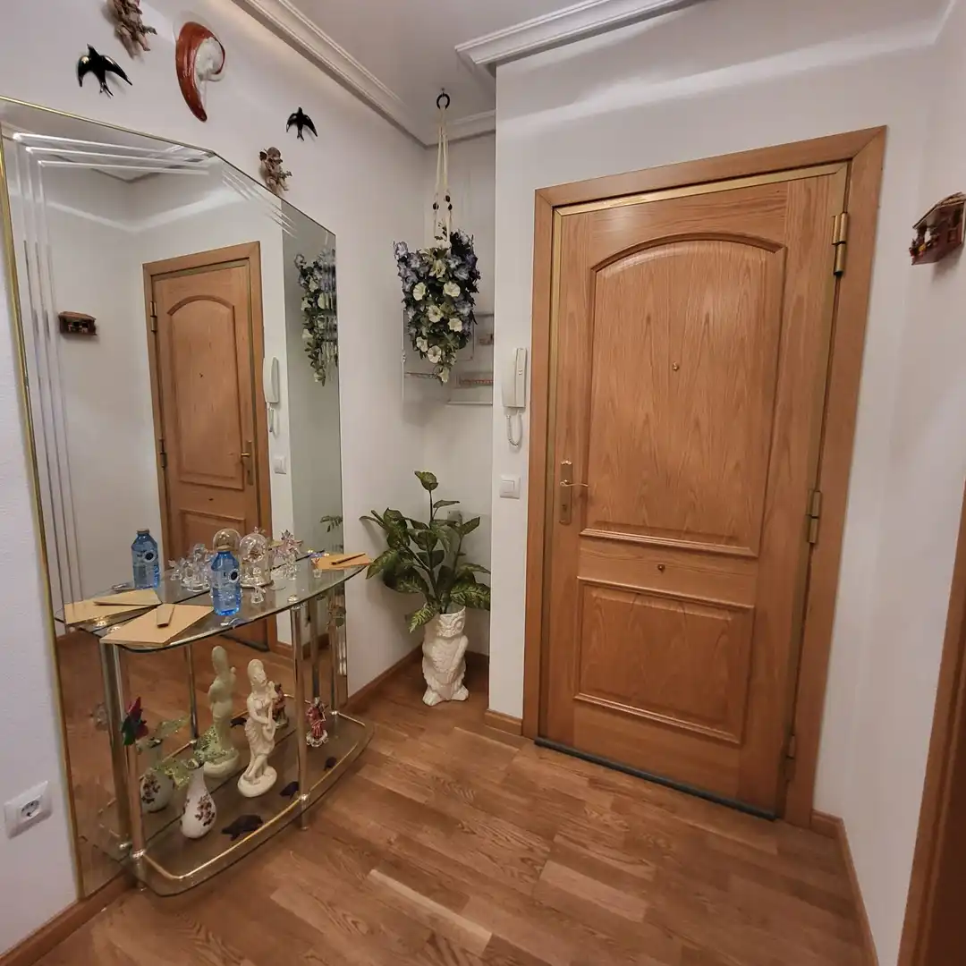 Piso en venta en Ávila con Calefacción, Terraza y Trastero