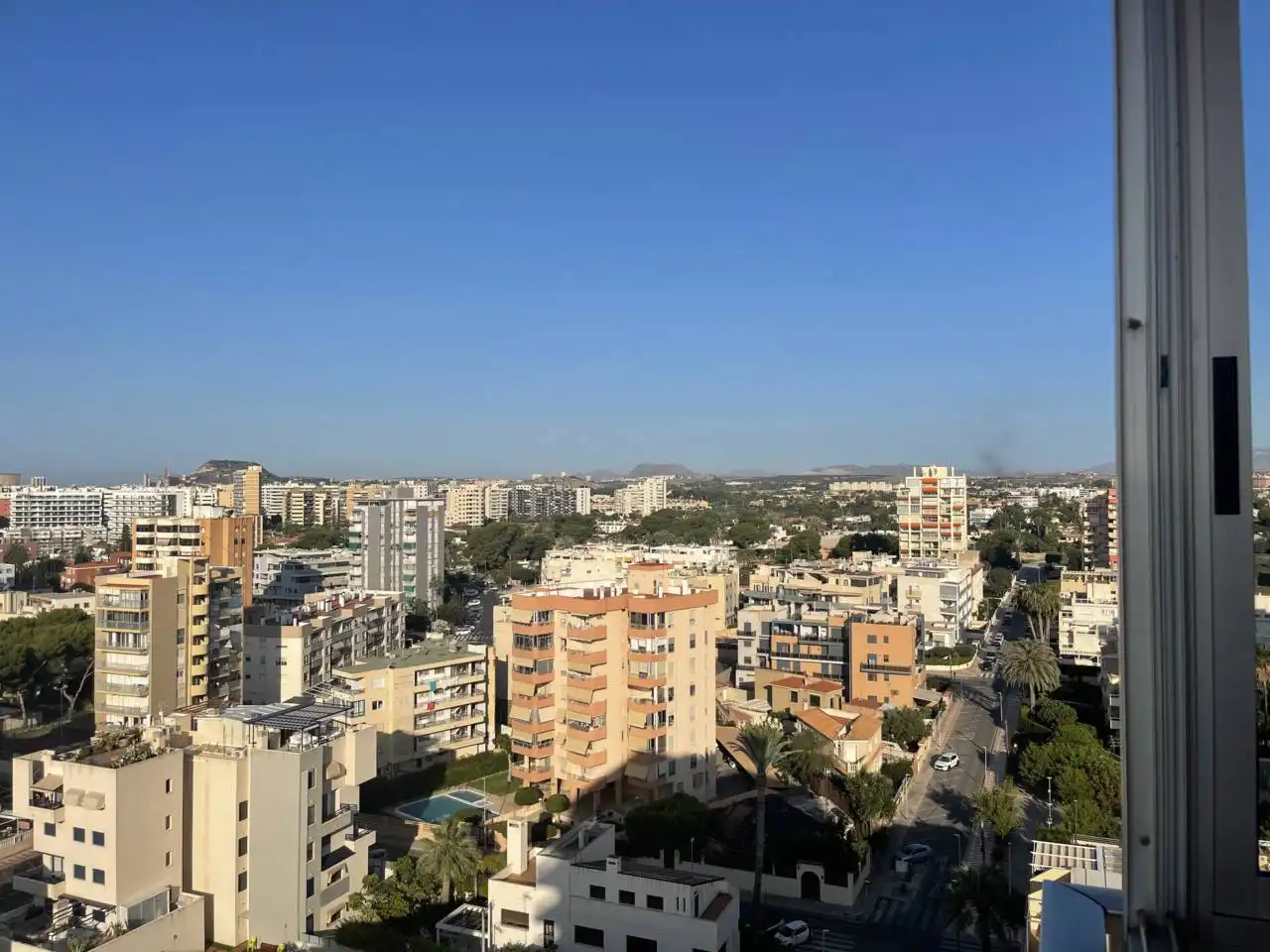 Vista exterior de Pis de lloguer en El Campello amb Terrassa, Moblat i Balcó