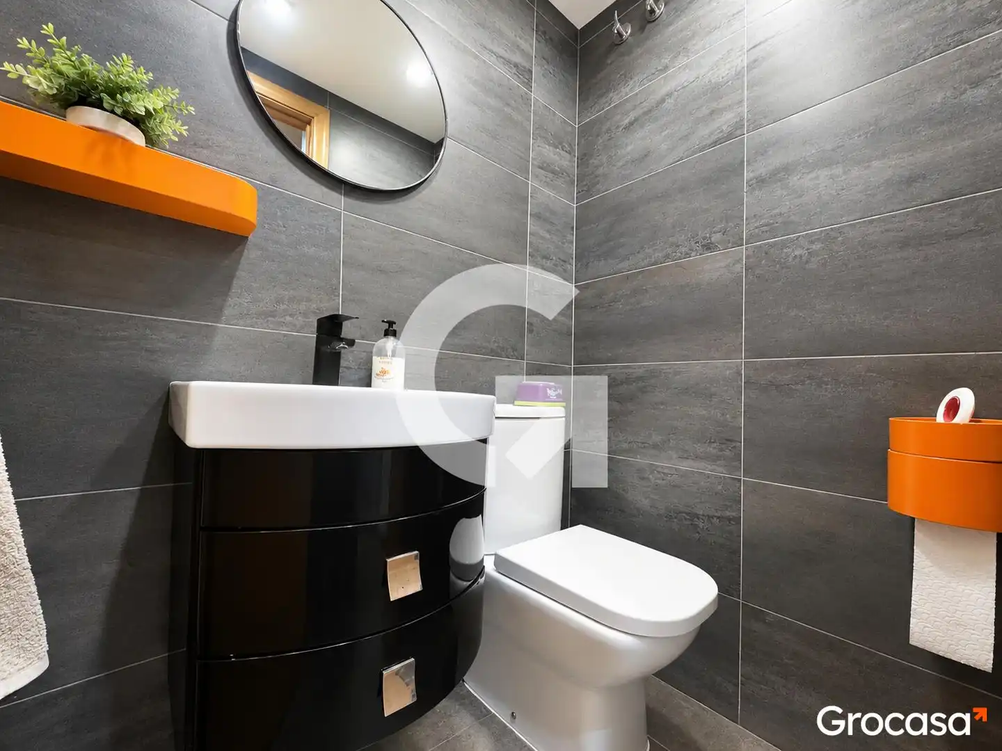 Bany de Casa adosada en venda en Cubelles amb Aire condicionat, Calefacció i Jardí privat