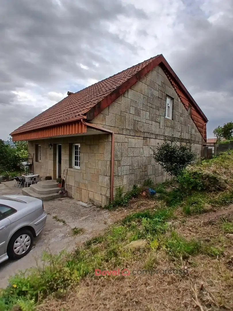 Vista exterior de Casa o chalet en venta en Vigo  con Calefacción, Jardín privado y Parquet