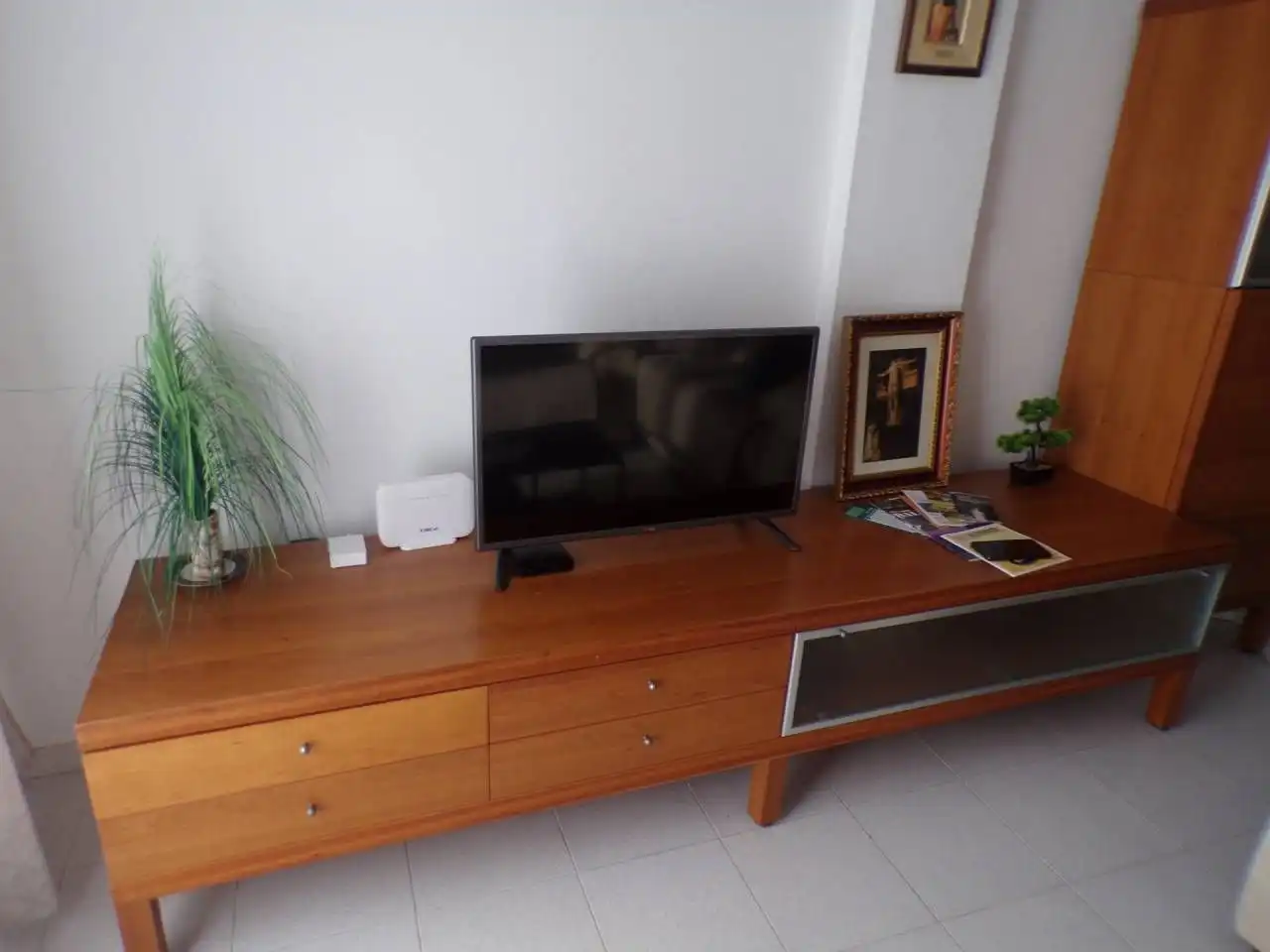 Living room of Flat for sale in Figueres  with Terrace and Furnished