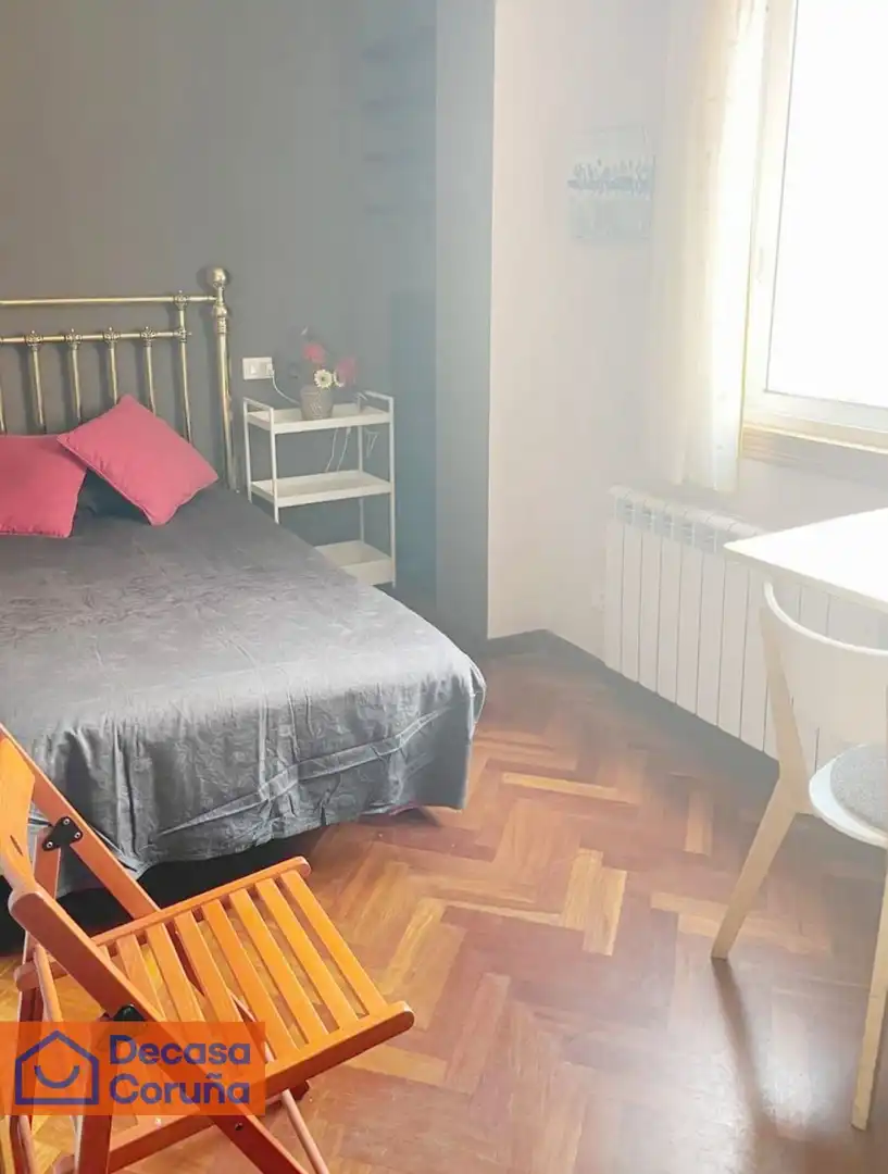 Dormitori de Pis de lloguer en Oleiros amb Calefacció, Jardí privat i Parquet