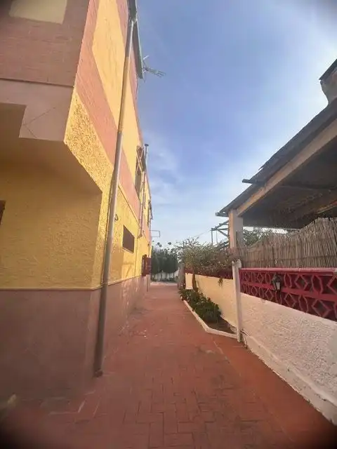 Vista exterior de Casa o xalet en venda en Sagunto / Sagunt amb Terrassa i Moblat