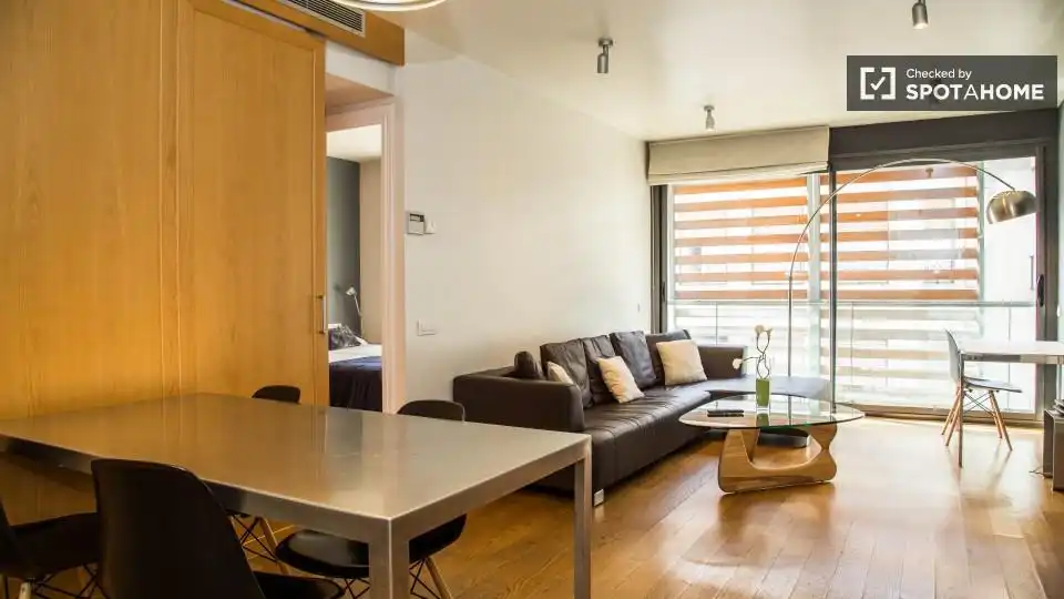 Flat with terrace to rent in Sarrià - Sant Gervasi
