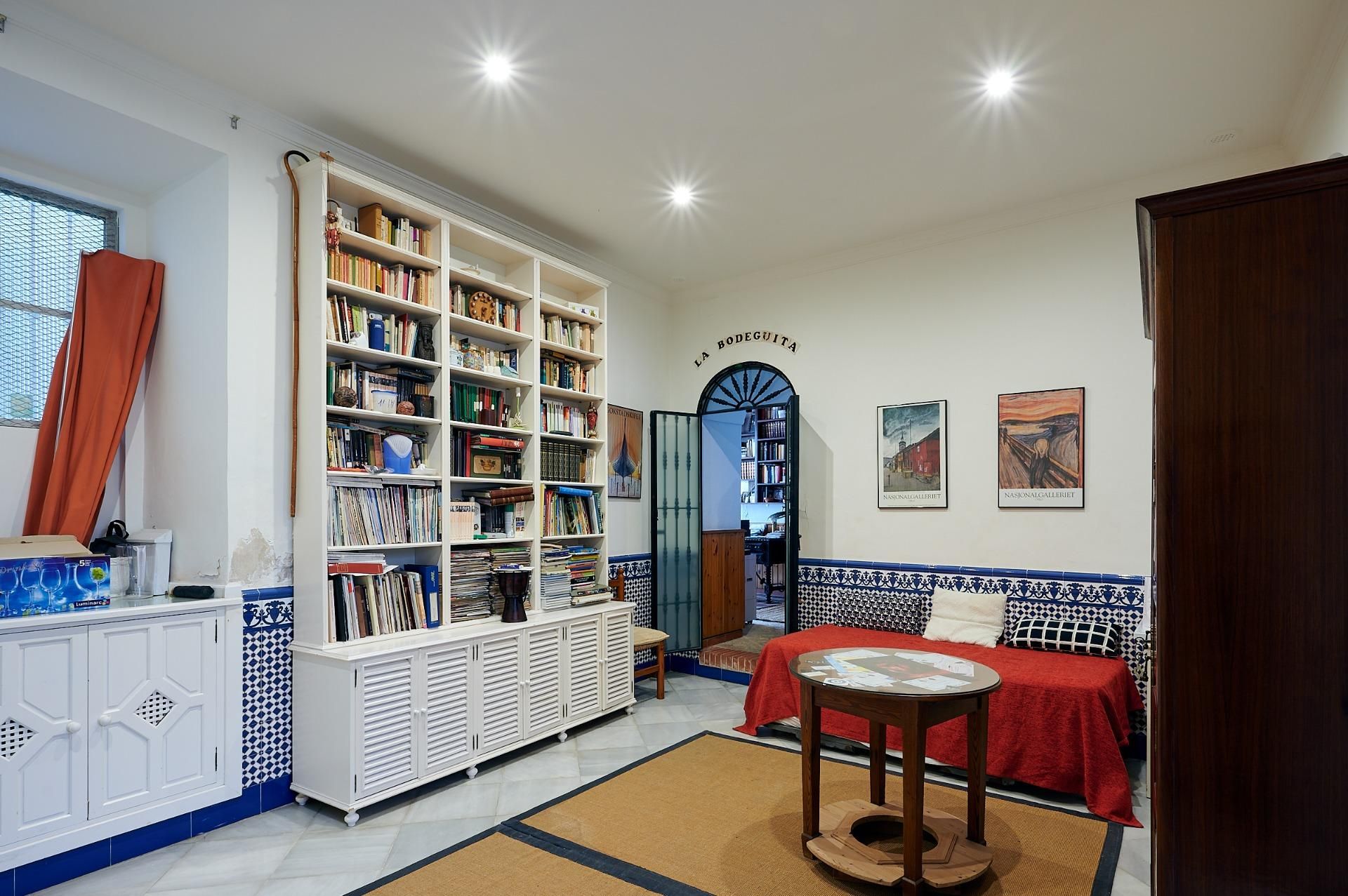 Sala d'estar de Casa adosada en venda en Sanlúcar de Barrameda amb Jardí privat, Parquet i Terrassa