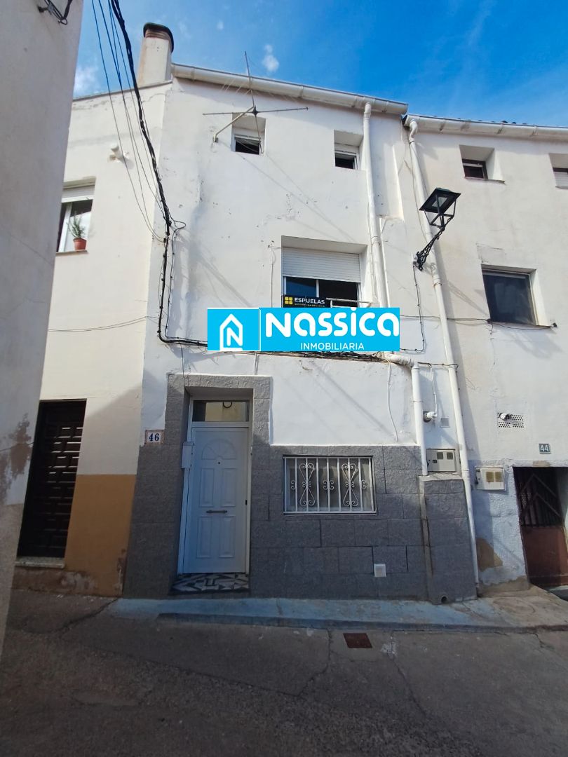 Vista exterior de Casa o xalet en venda en Arnedo amb Calefacció, Jardí privat i Terrassa