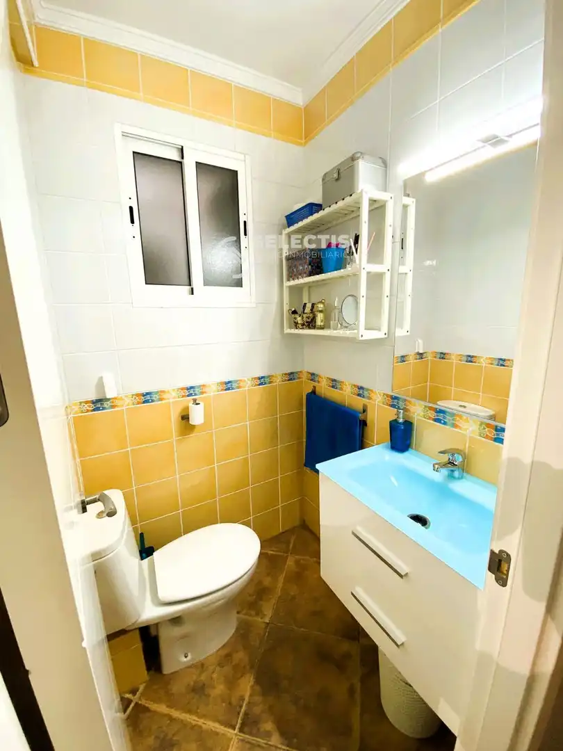 Baño de Piso en venta en Huelva con Aire acondicionado, Terraza y Balcón