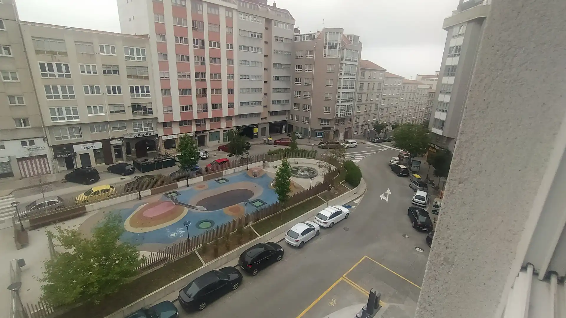 Aparcament de Pis de lloguer en A Coruña Capital  amb Parquet, Moblat i Forn