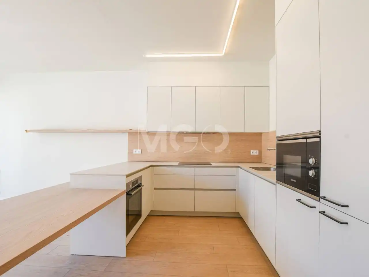 Cocina de Piso en venta en Vic con Calefacción, Parquet y Terraza
