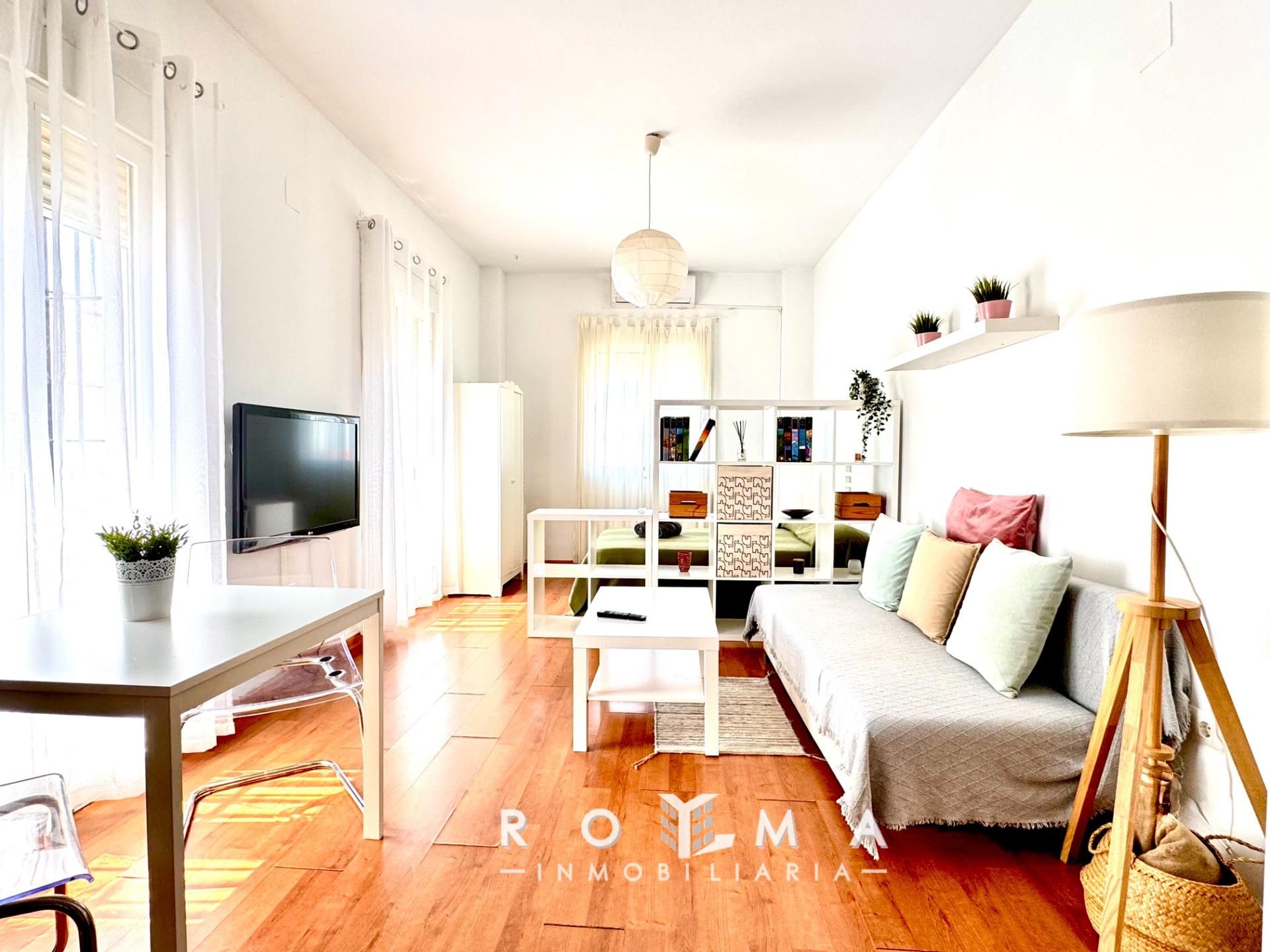 Living room of Flat for sale in Espartinas  with Air Conditioner and Furnished